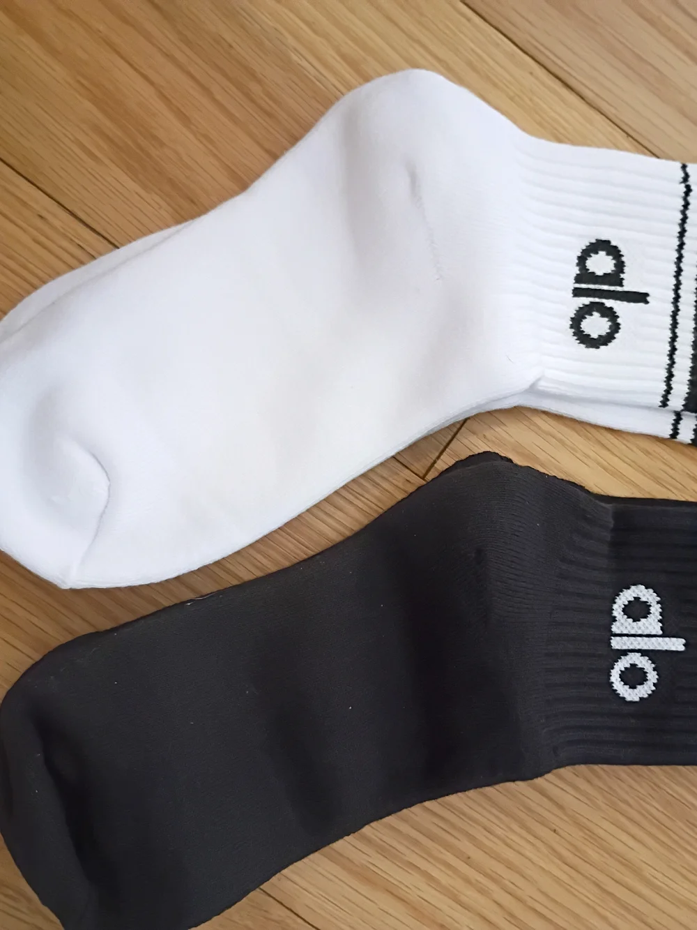 ALO Yoga Black and White Half Crew Socks